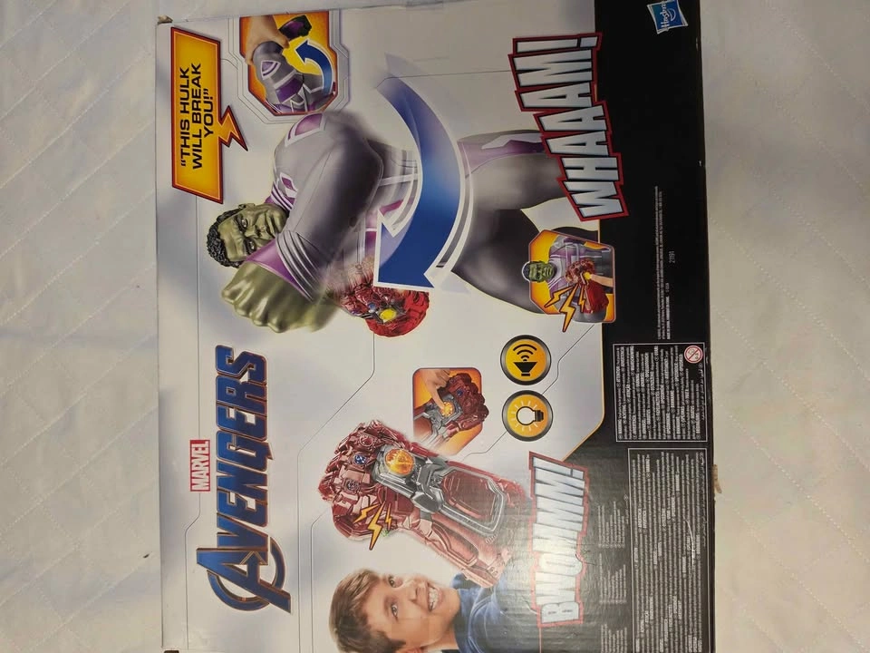 NIB Marvel Avengers: Endgame Hulk figure with electronic Infinit - photo 4