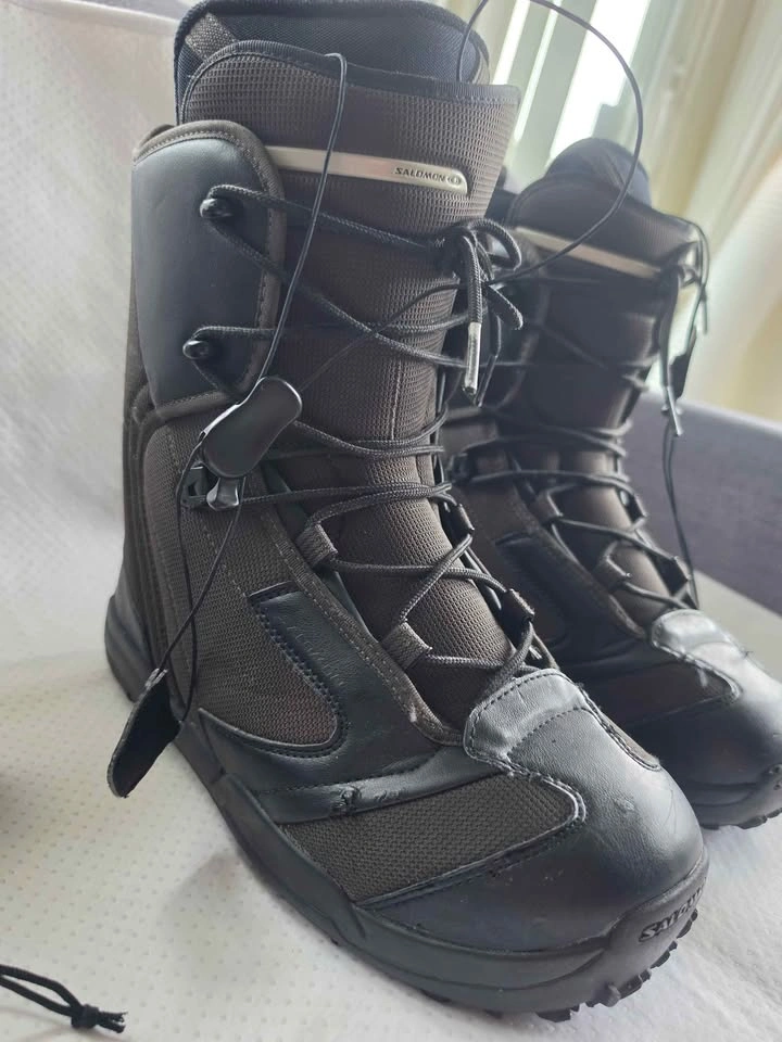 Salomon Snowboard Boots size 10 and Zionor Goggles - photo 2