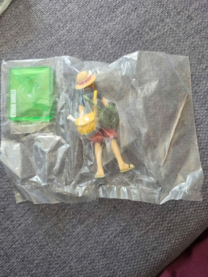 Bandai One Piece Figures Lot - Strong World Movie - photo 4