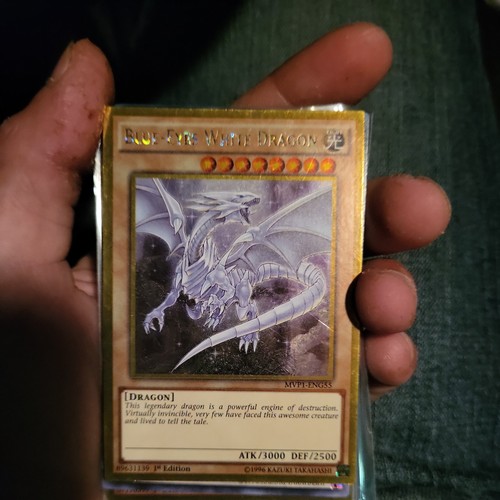 Yu-Gi-Oh! TCG Blue-Eyes White Dragon MVP1-ENG55 1st Edition Gold