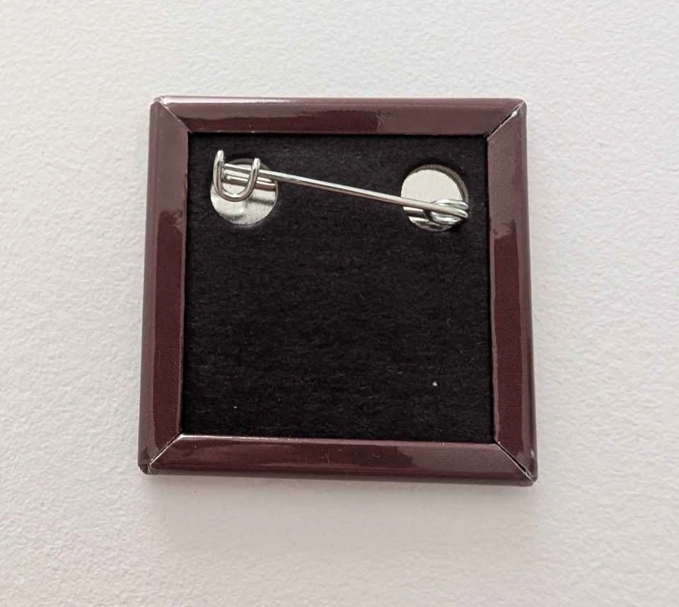 New Super Mario Bros 30th Anniversary Pin - photo 2