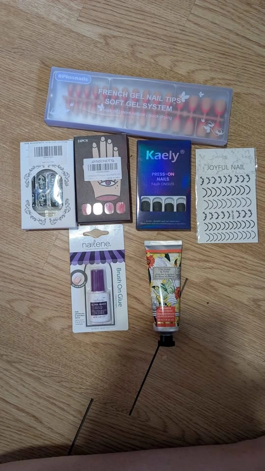 Press On Nails & Accessories - photo 2