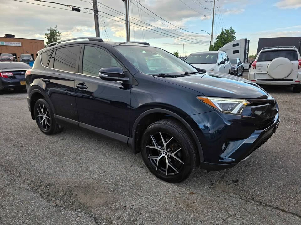 2017 Toyota RAV4 - photo 3