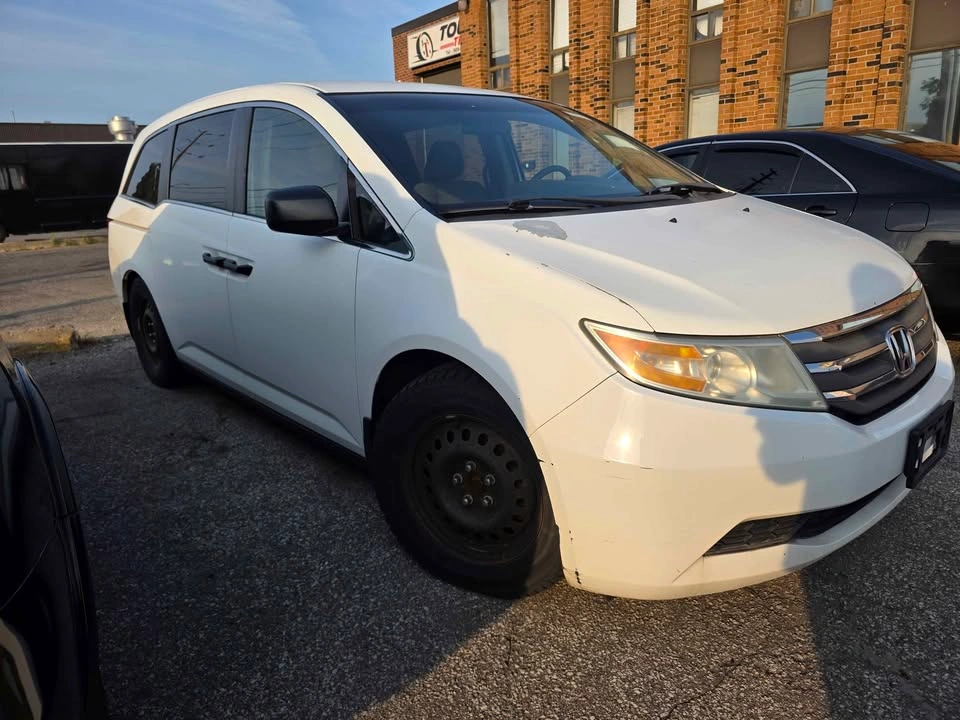 2011 Honda Odyssey - photo 3