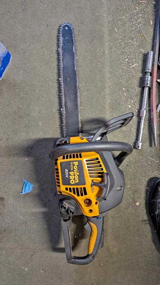 Poulan Pro PP4218A 42cc Gas Chainsaw