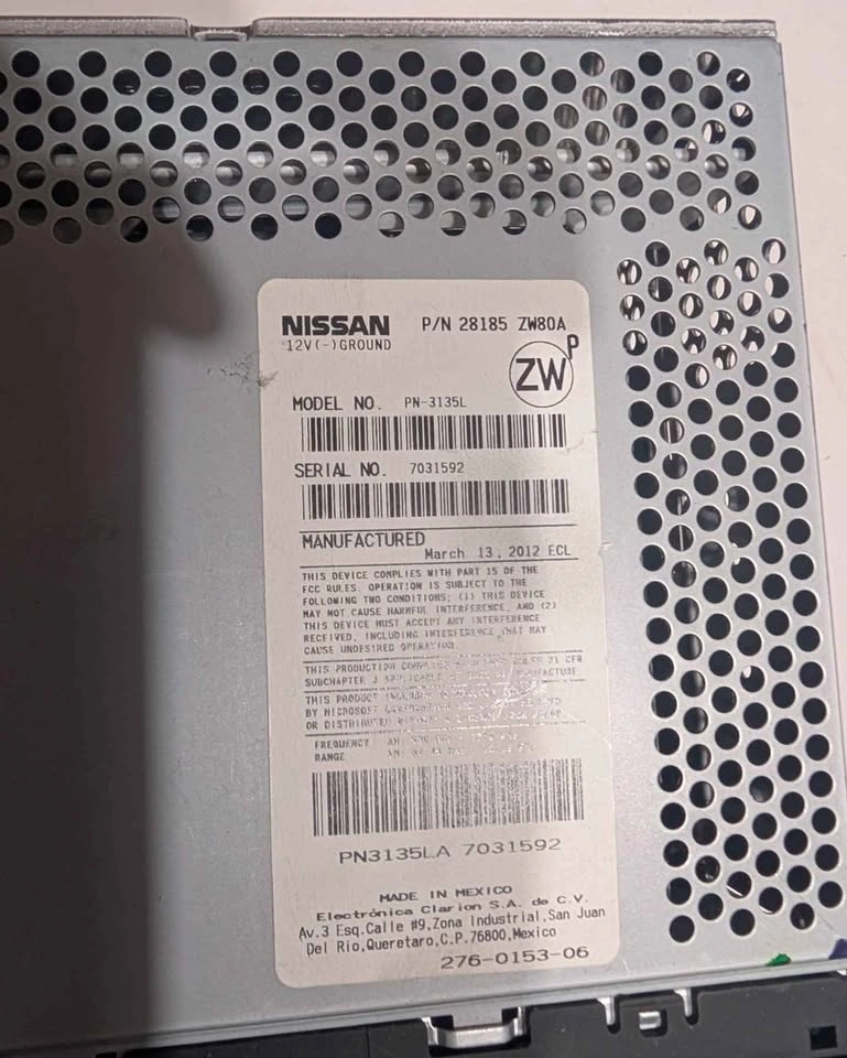 Original Nissan Car Radio and CD Player - photo 2