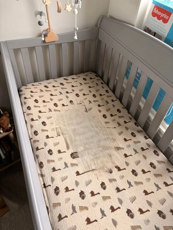 Baby convertible crib with mattress - photo 2