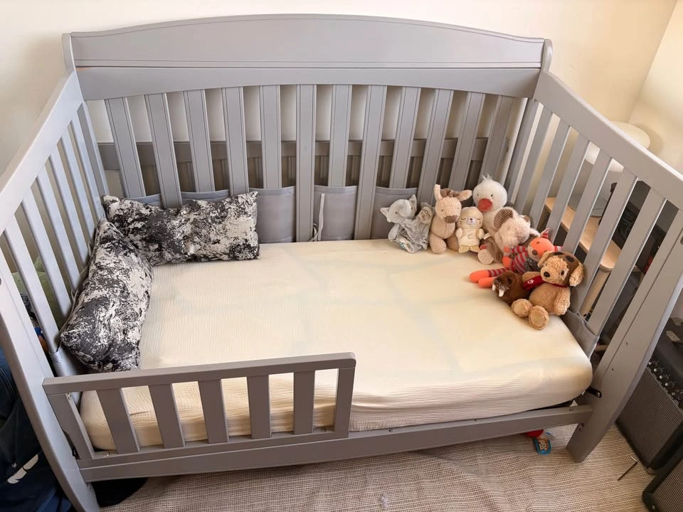 Baby convertible crib with mattress - photo 4