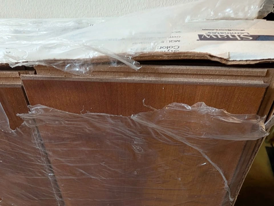 Single Box of Shaw Laminates, Style 0276U, Laminate Flooring - photo 3