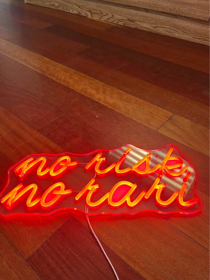 Astronaut and 'No Risk No Rari' LED Neon Signs - photo 4