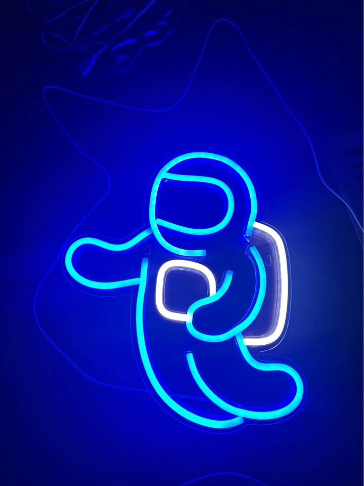 Astronaut and 'No Risk No Rari' LED Neon Signs - photo 5