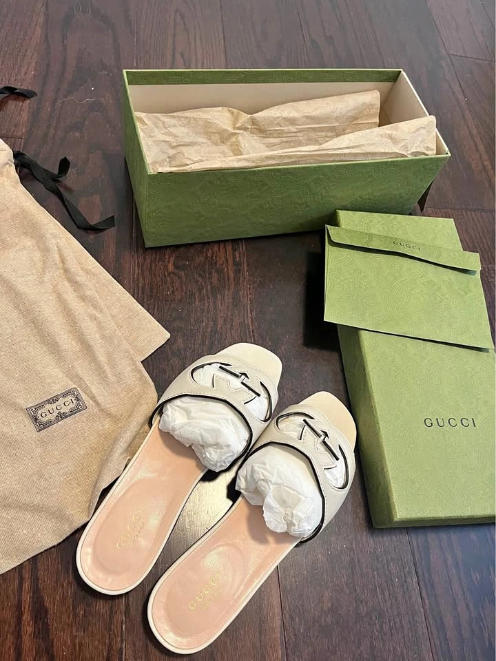 Gucci Interlocking G Slides Size 37.5