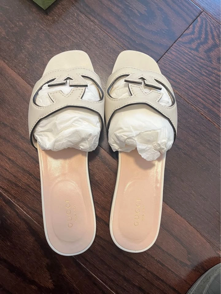 Gucci Interlocking G Slides Size 37.5 - photo 2