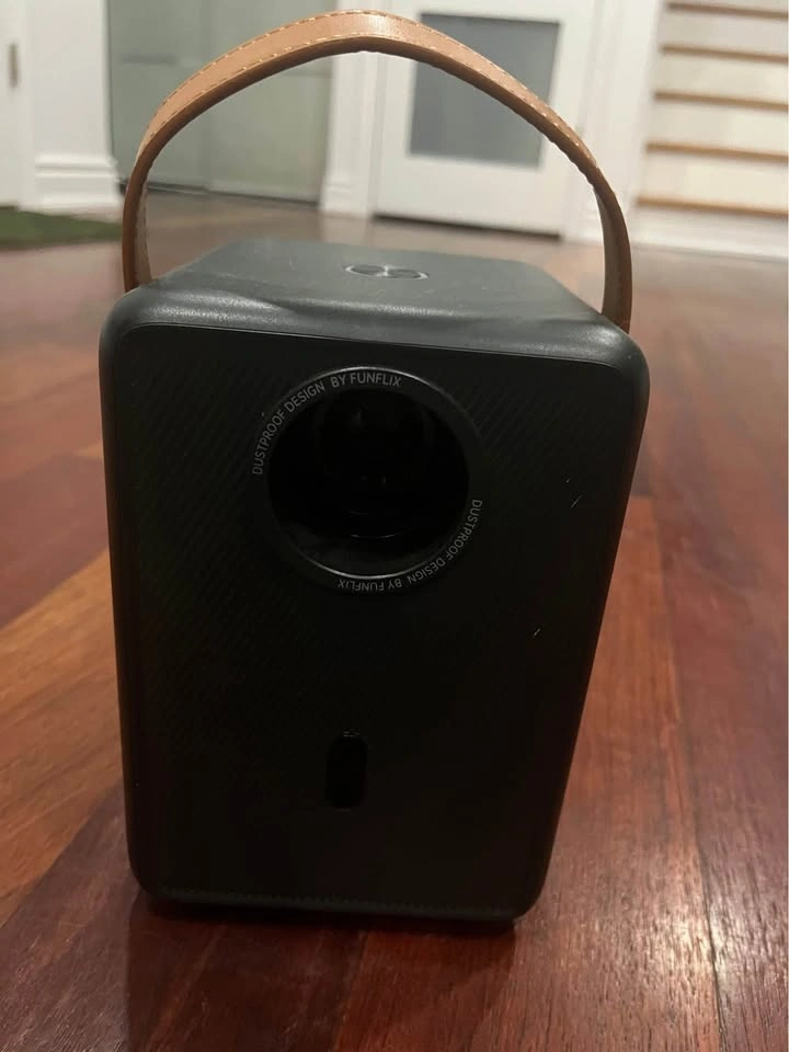 Funflix Portable Projector - photo 2