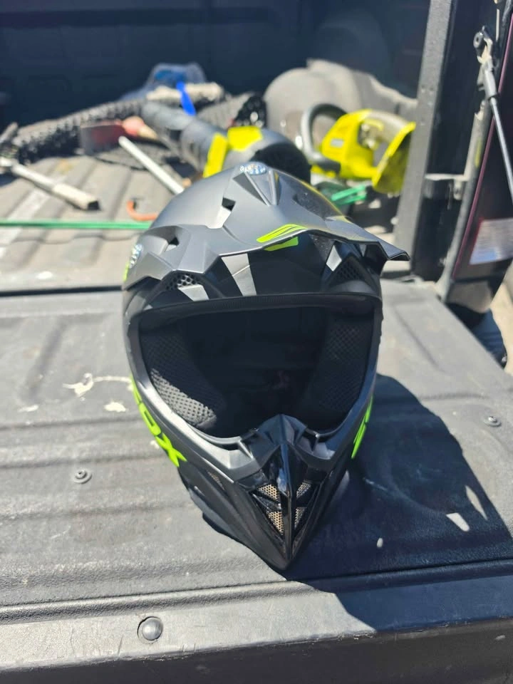 Helmet - photo 2