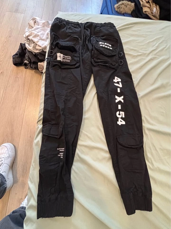 Cargo Joggers Size Medium - photo 2
