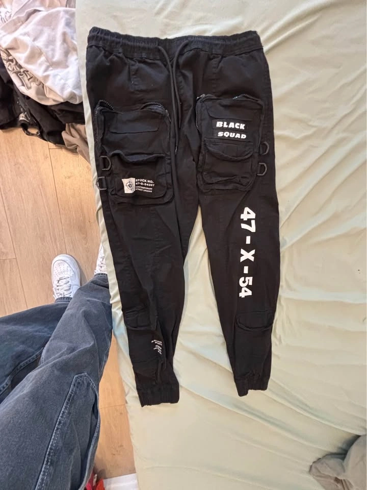 Cargo Joggers Size Medium - photo 3