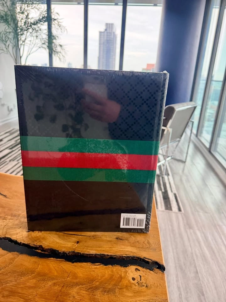 (BRAND NEW, SEALED) Gucci: The Making Of coffee table book - photo 2