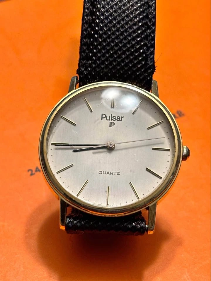 Vintage Pulsar Quartz Watch, new battery. 33mm, 5 jewels pulsar