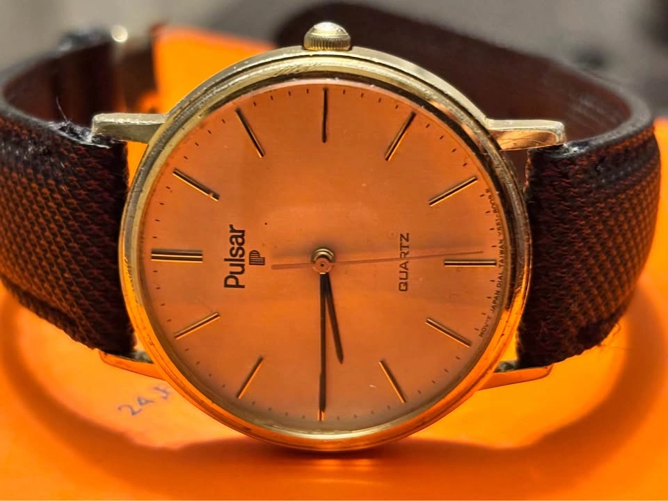 Vintage Pulsar Quartz Watch, new battery. 33mm, 5 jewels pulsar - photo 4