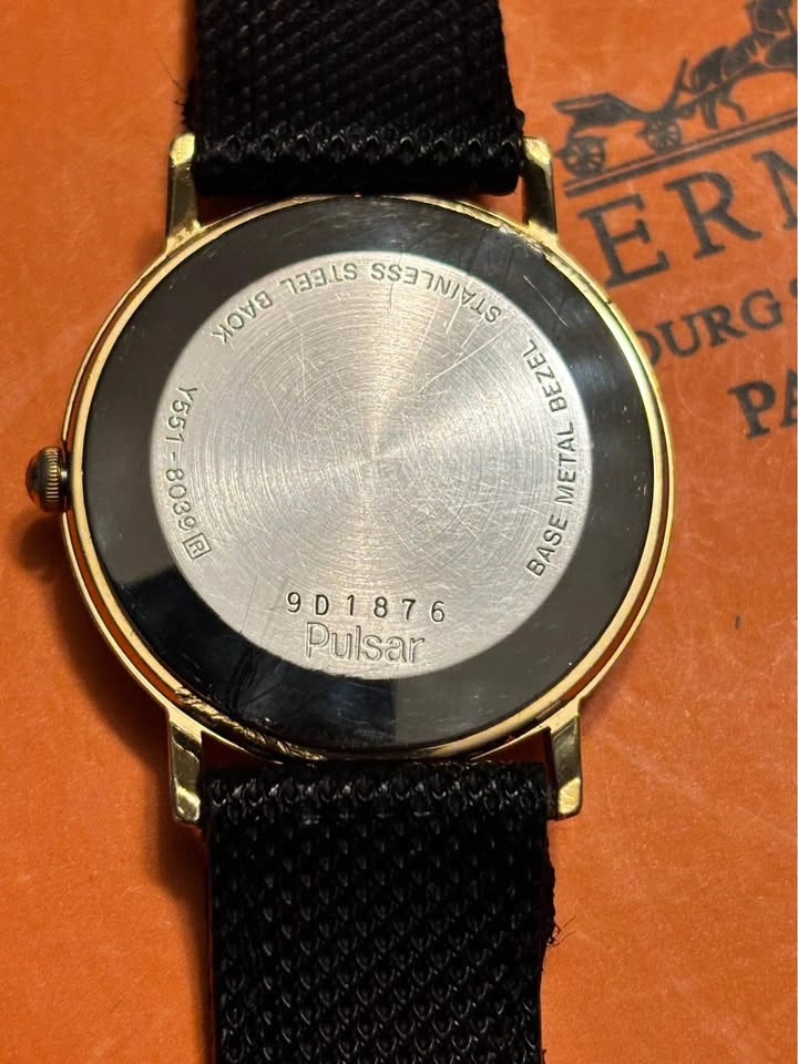 Vintage Pulsar Quartz Watch, new battery. 33mm, 5 jewels pulsar - photo 5