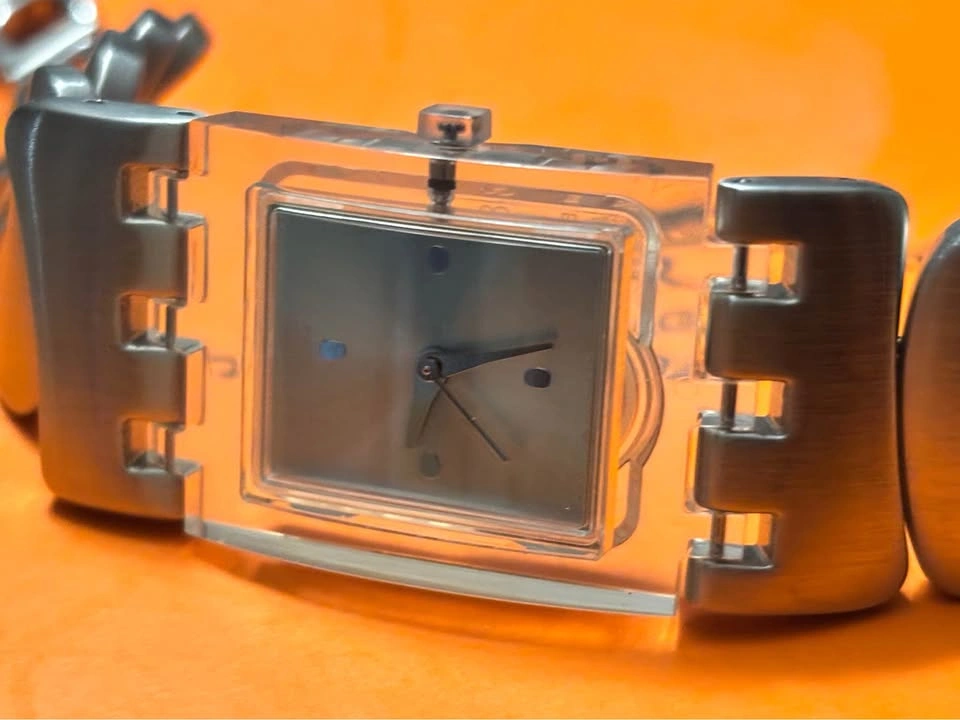 Swatch Square Watch for women, sleek looking, new battery - photo 3