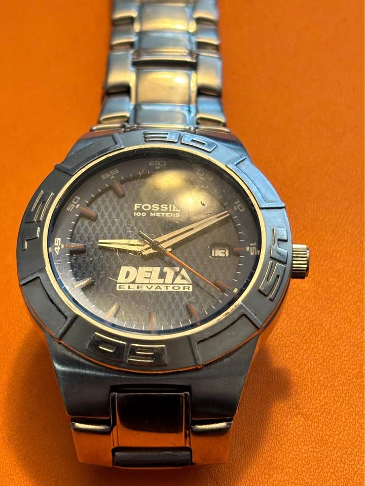 Fossil custom Delta Elevator divers watch with date function - photo 2