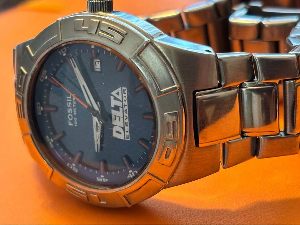Fossil custom Delta Elevator divers watch with date function - photo 4