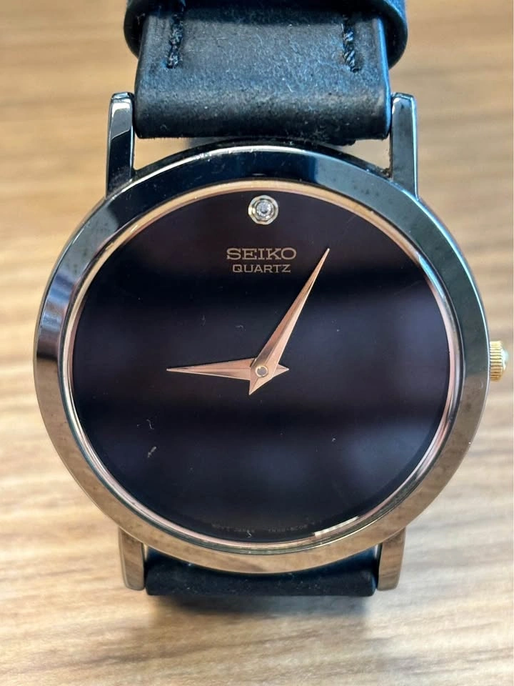 Seiko Quartz Diamond Accent Watch, super slim unisex, new batter - photo 2