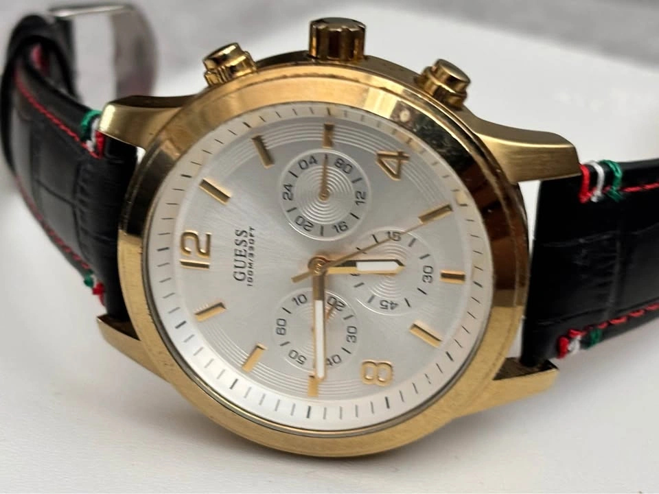 Guess U11059G1 Chronograph Watch, new battery, new leather strap - photo 2