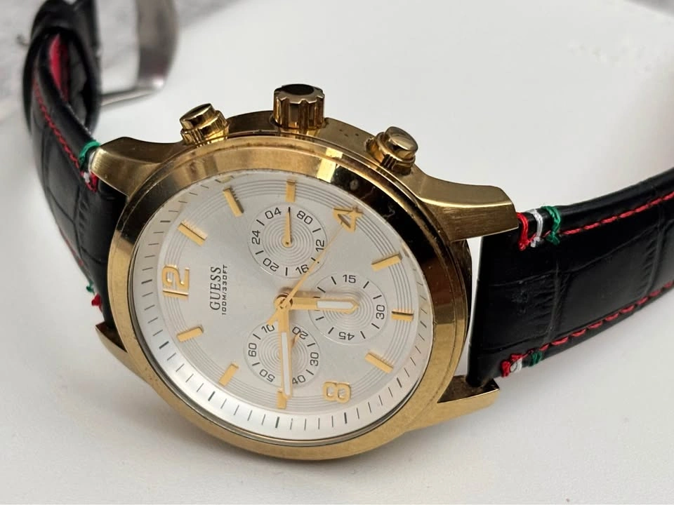 Guess U11059G1 Chronograph Watch, new battery, new leather strap - photo 5