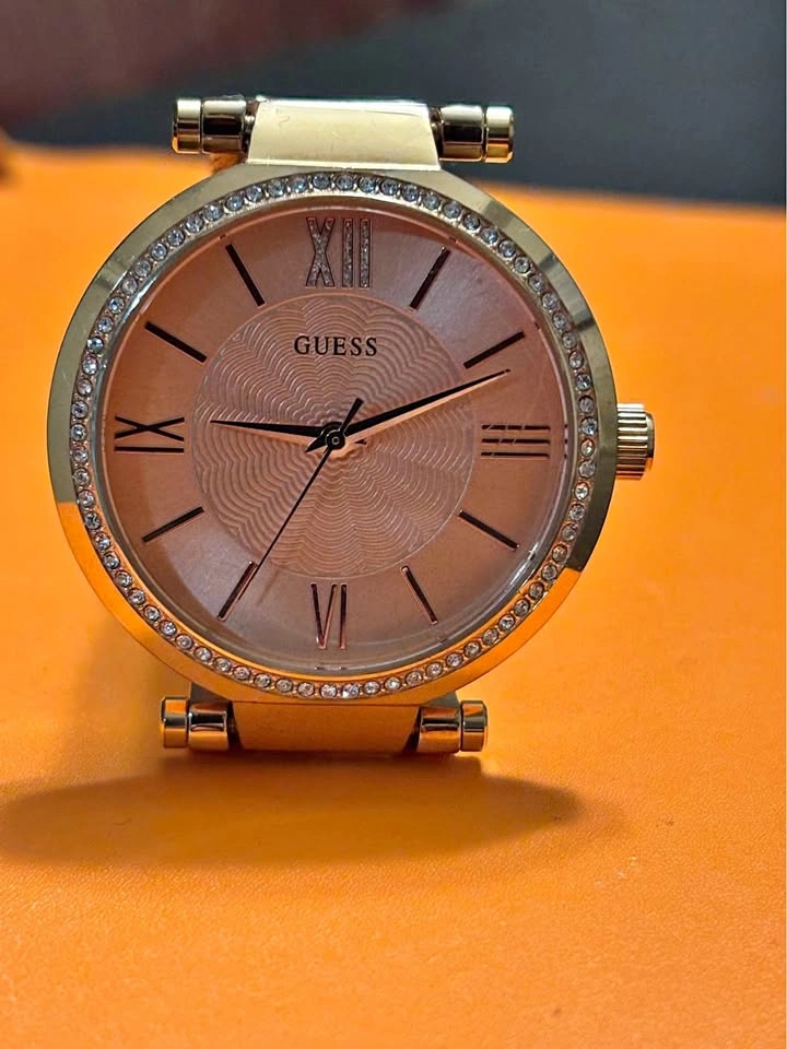 Guess Soho diamonds women’s rose gold tone watch. New battery