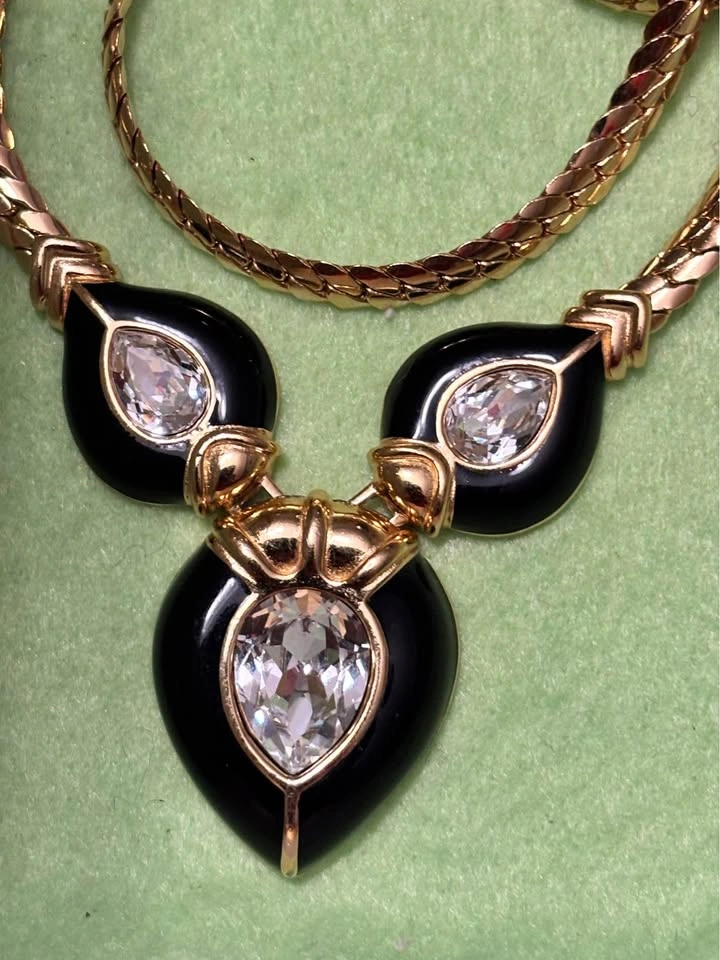 Luxurious gold plated Christian Dior necklace - photo 3