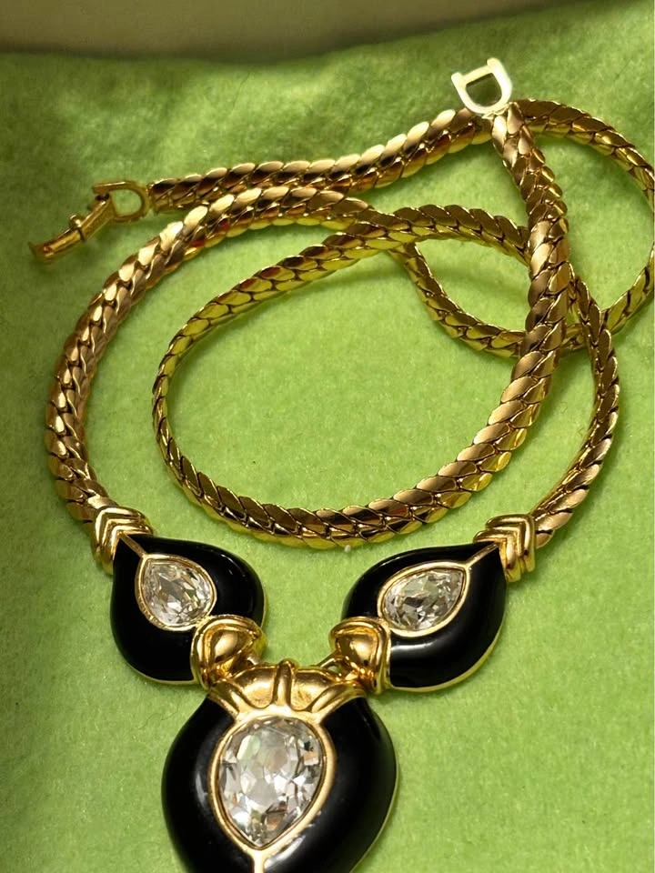 Luxurious gold plated Christian Dior necklace - photo 4