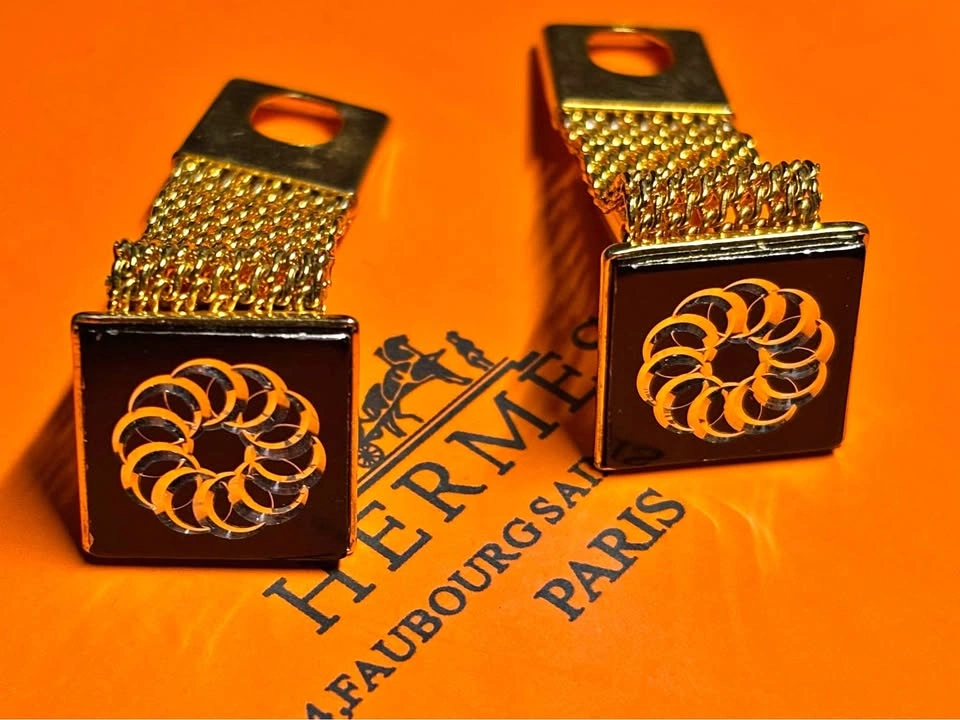 Commodore Gold-Tone Mesh Wrap Cufflinks