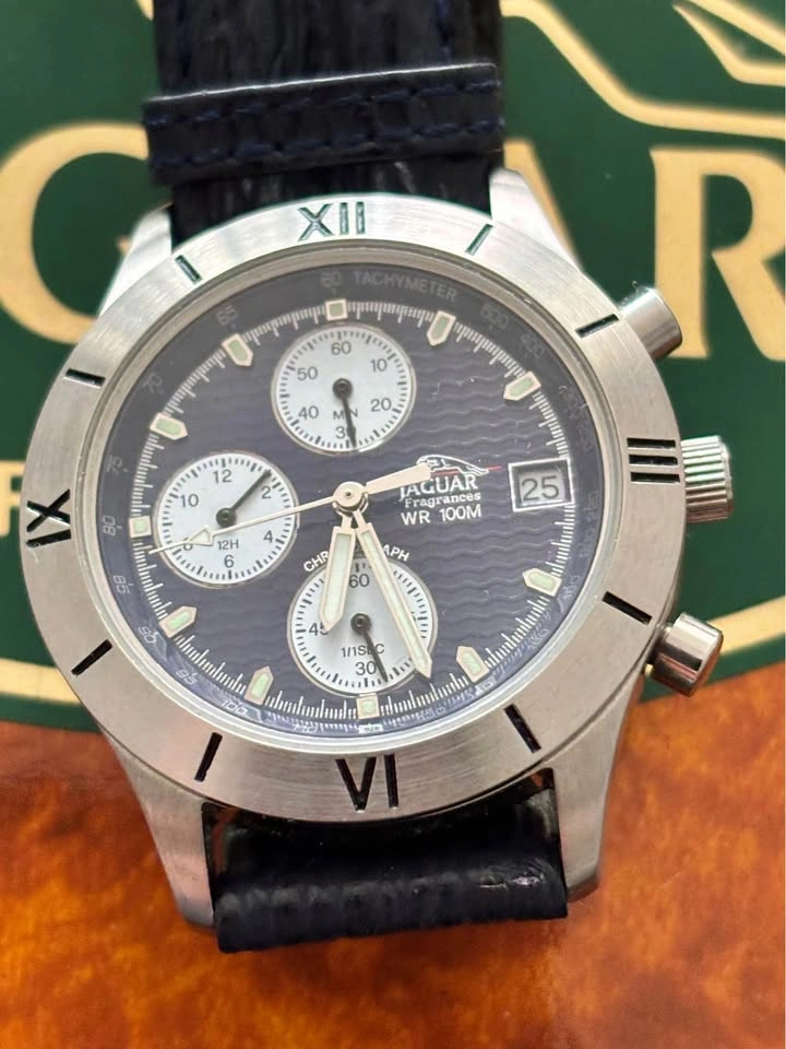 Jaguar F1 racing Chronograph Watch, new battery, never worn - photo 2