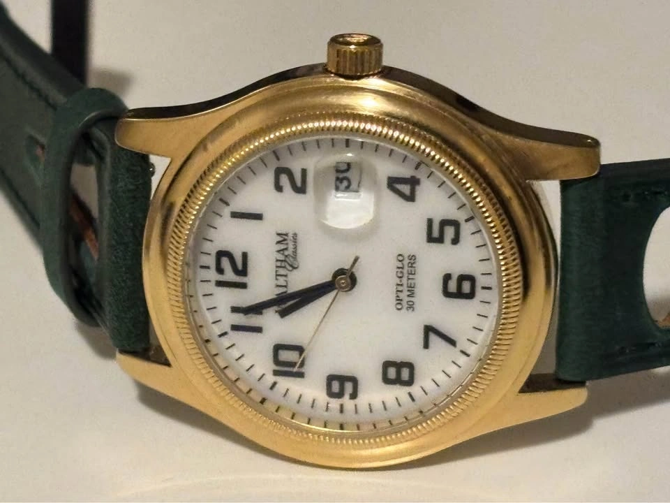 Waltham datejust Indiglo watch, never worn. 3 new batteries - photo 2