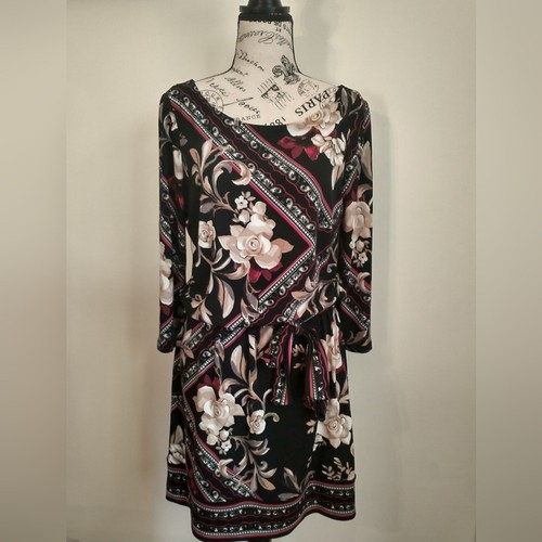 White House Black Market Black and Cream Floral Dress Size Small