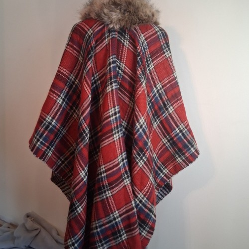 Red Plaid Poncho Wrap with Faux Fur Collar - photo 3