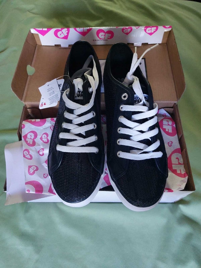 Gotta Flurt Sneakers