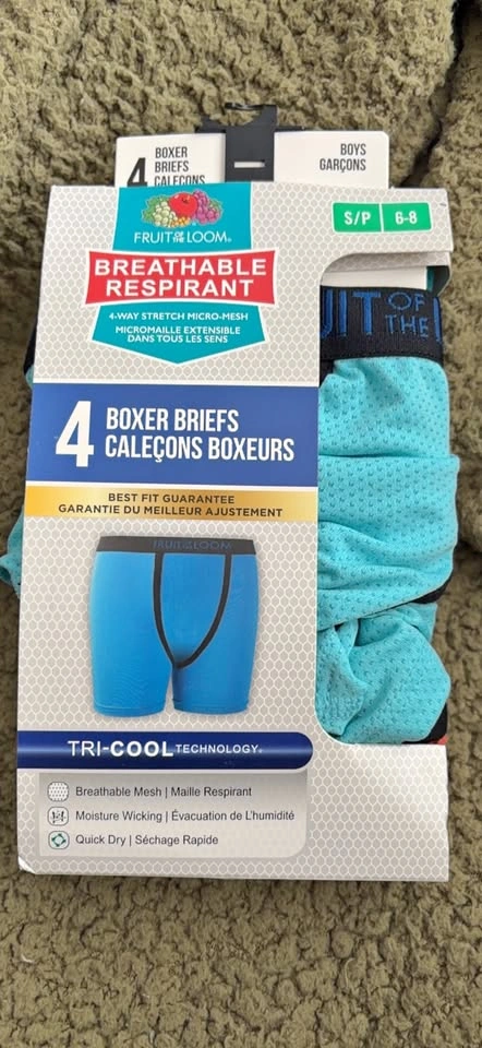 Fruit of the Loom Boys 4-Pack Boxer Briefs S/P 6-8