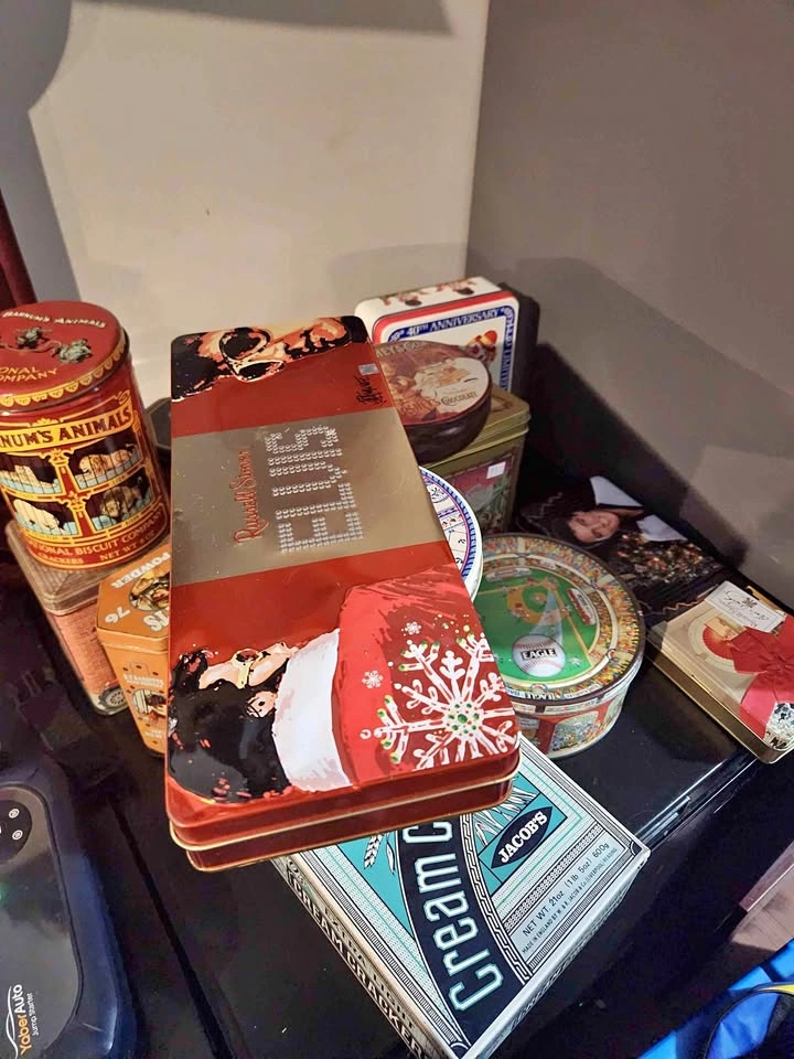 Vintage Advertising Tin Collection - 12 Piece Lot 🏈