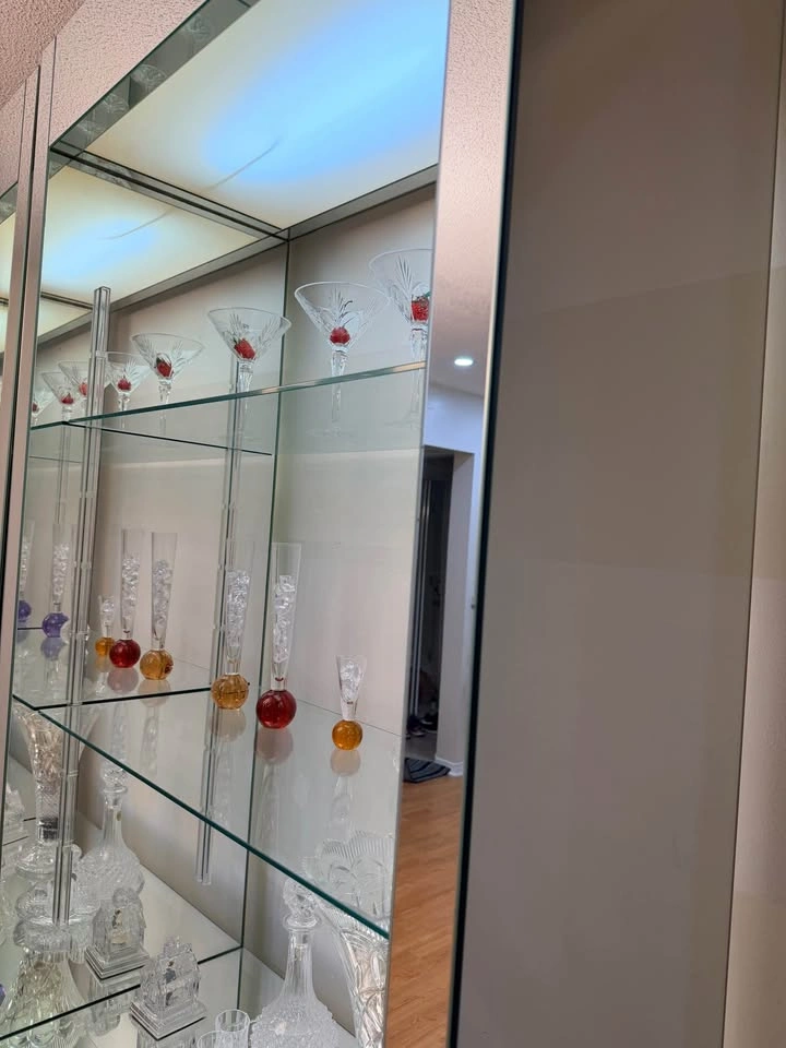 2 Mirror Wall Display Cabinet with light - photo 3