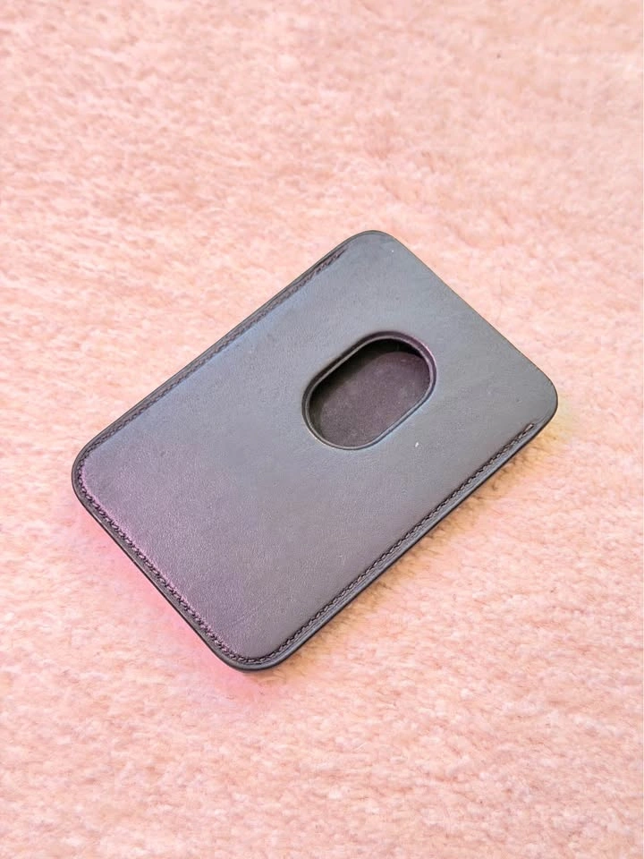 Apple iPhone FineWoven MagSafe wallet - photo 2
