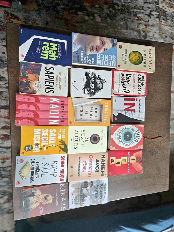 17-book Turkish bundle. Politics, psychology, history, literatur