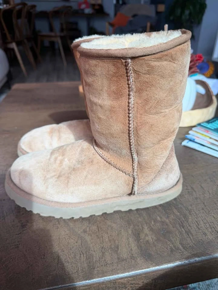 UGG Classic Boots – Women’s Size 7 – Chestnut - photo 2