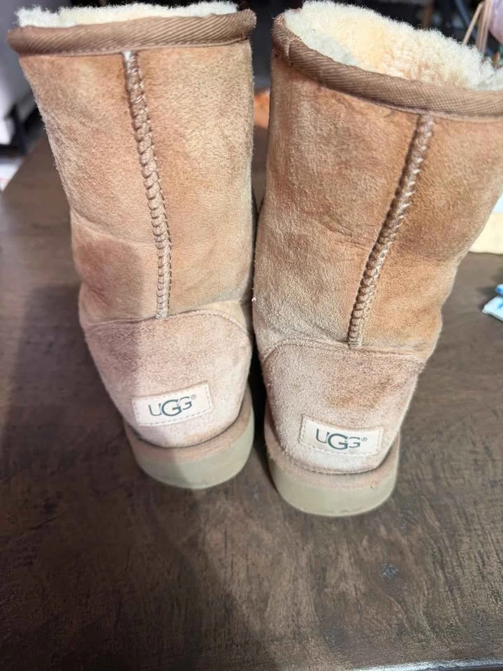 UGG Classic Boots – Women’s Size 7 – Chestnut - photo 4