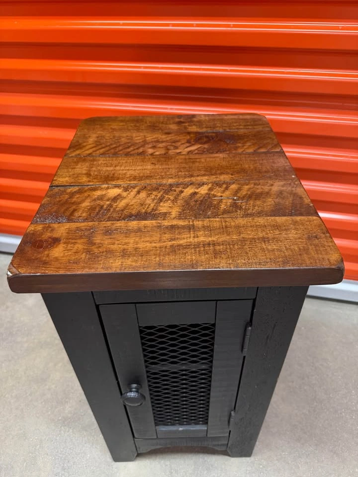 Signature Design by Ashley Valebeck Chairside End Table - photo 2