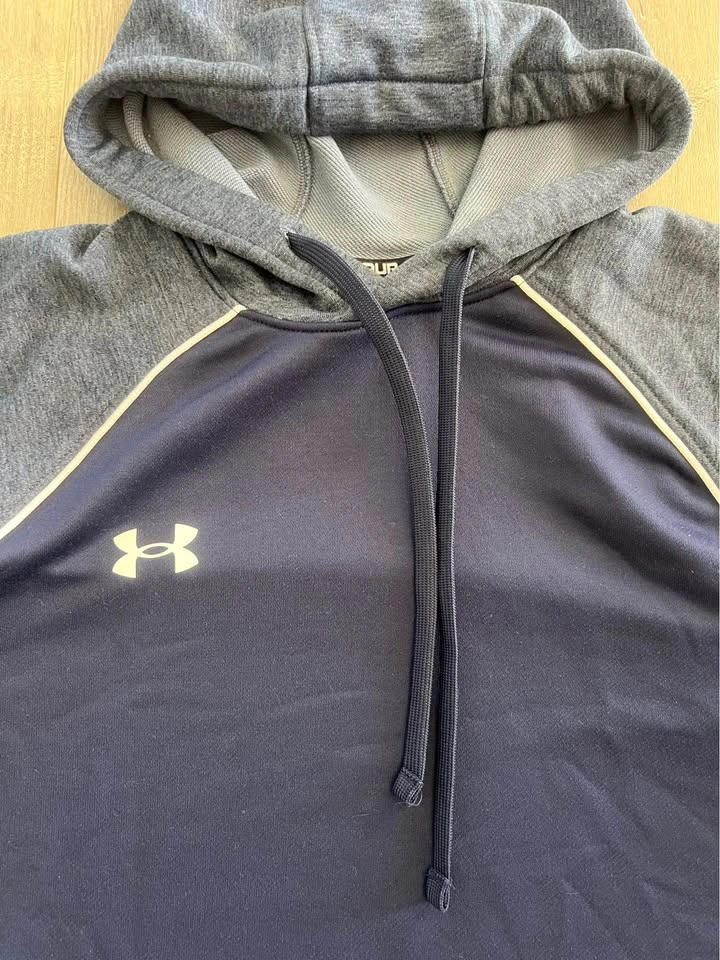 Under Armour Short Sleeve Hoodie M - photo 2