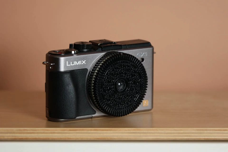 Panasonic Lumix GX1 + Accessories - photo 3